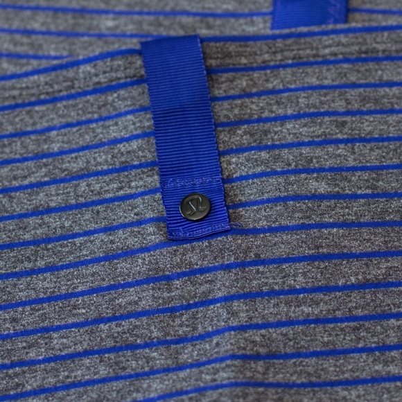 Lululemon Vinyasa Scarf *Rulu
Parallel Stripe Pigment Blue Heathered Black - Picture 4 of 9